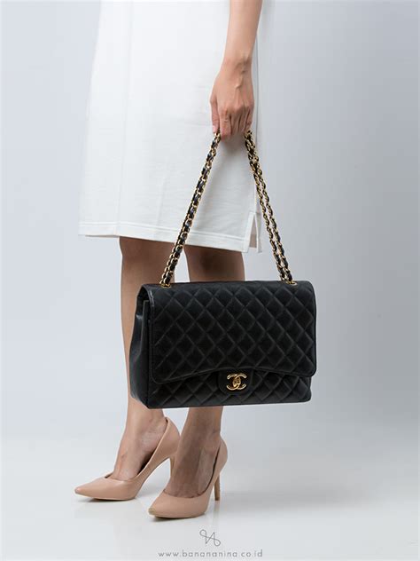 chanel maxi single flap caviar|Maxi classic handbag, Grained calfskin & gold.